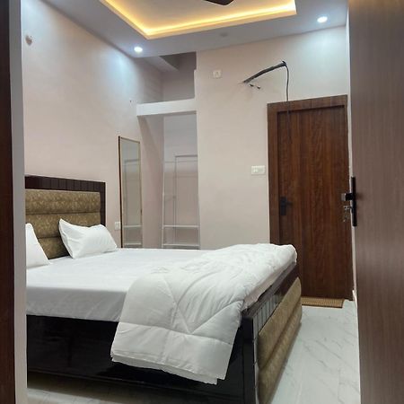 Hotel Nirmal Niwas Varanasi Exterior foto