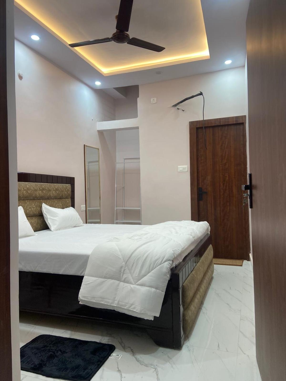 Hotel Nirmal Niwas Varanasi Exterior foto